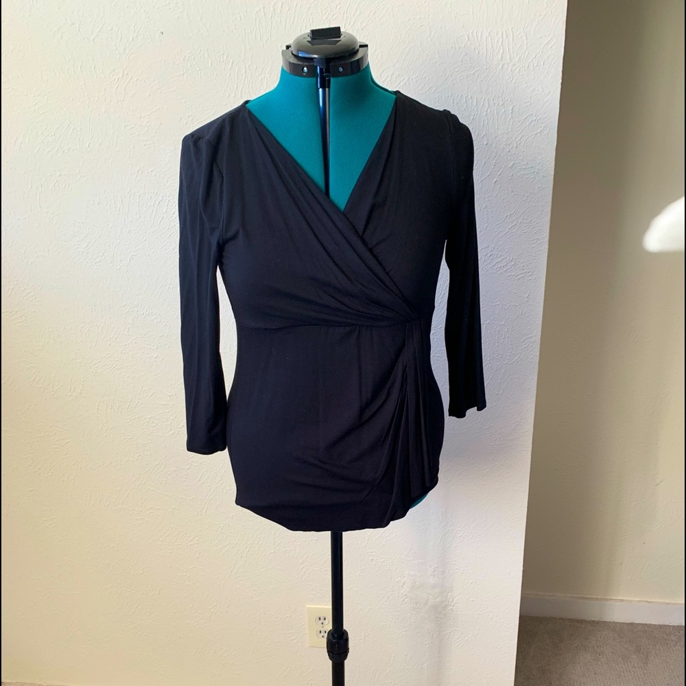 NWT White House Black Market black top. Medium